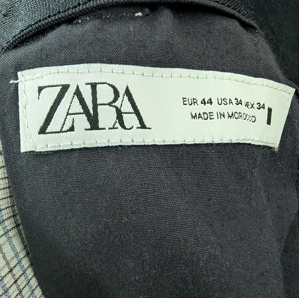 Zara Men's Elegant Gray Plaid Trousers